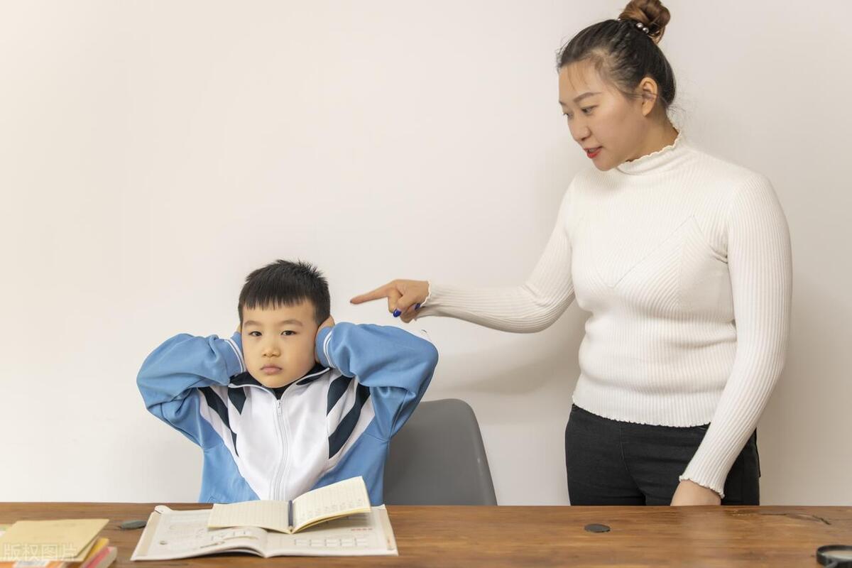 孩子焦虑和抑郁家长怎么样开导_焦虑抑郁样开导家长孩子怎么办_家长怎样开导焦虑症的孩子